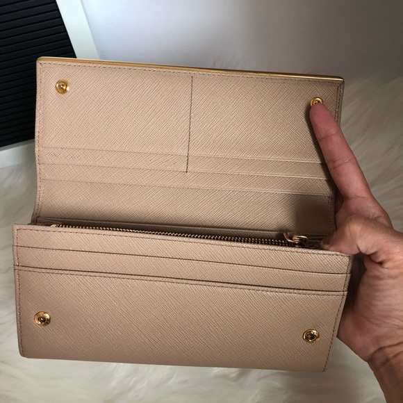 AUTHENTIC PRADA WALLET - Picture 4 of 13